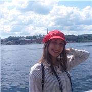 Laureata magistrale in lingue moderne letterature e traduzione impartisce lezioni  di lingua francese e spagnola.